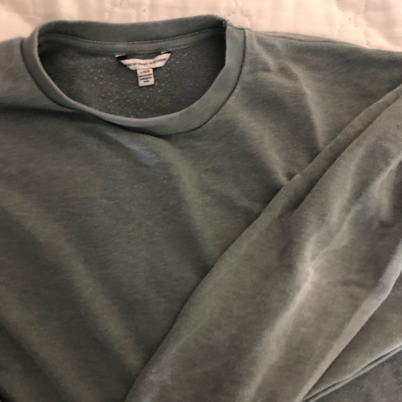 lightly cropped crew neck - Picture 2 of 2